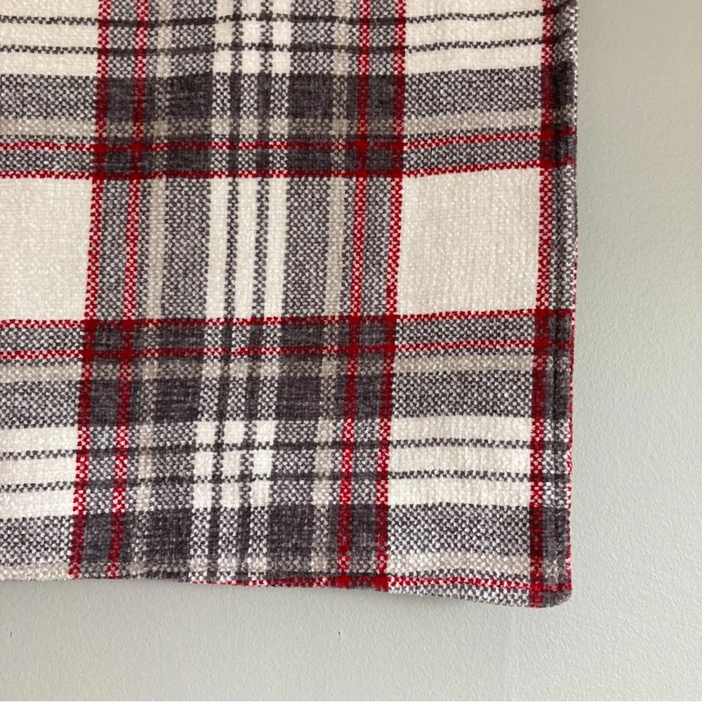 Envogue Cream and Gray Velvety Plaid Pillowcase